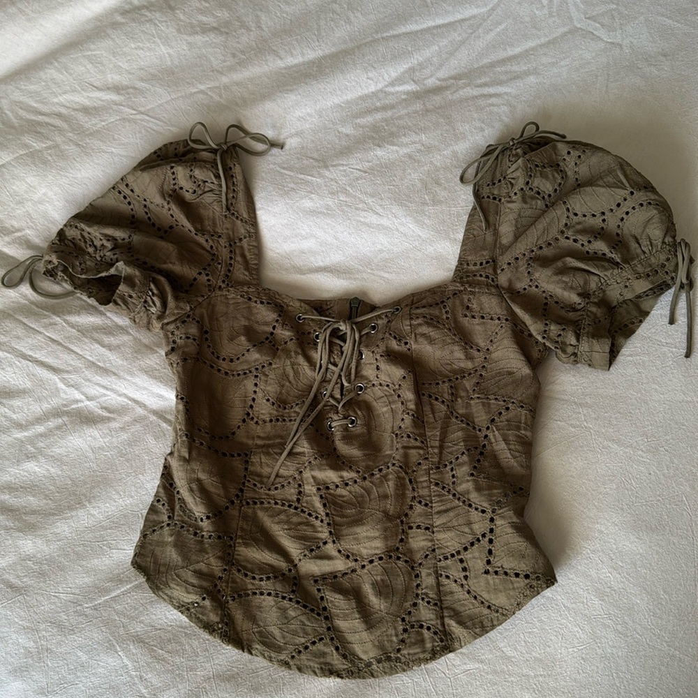 Elegant Hallow-Out Lace Puff Sleeve Blouse